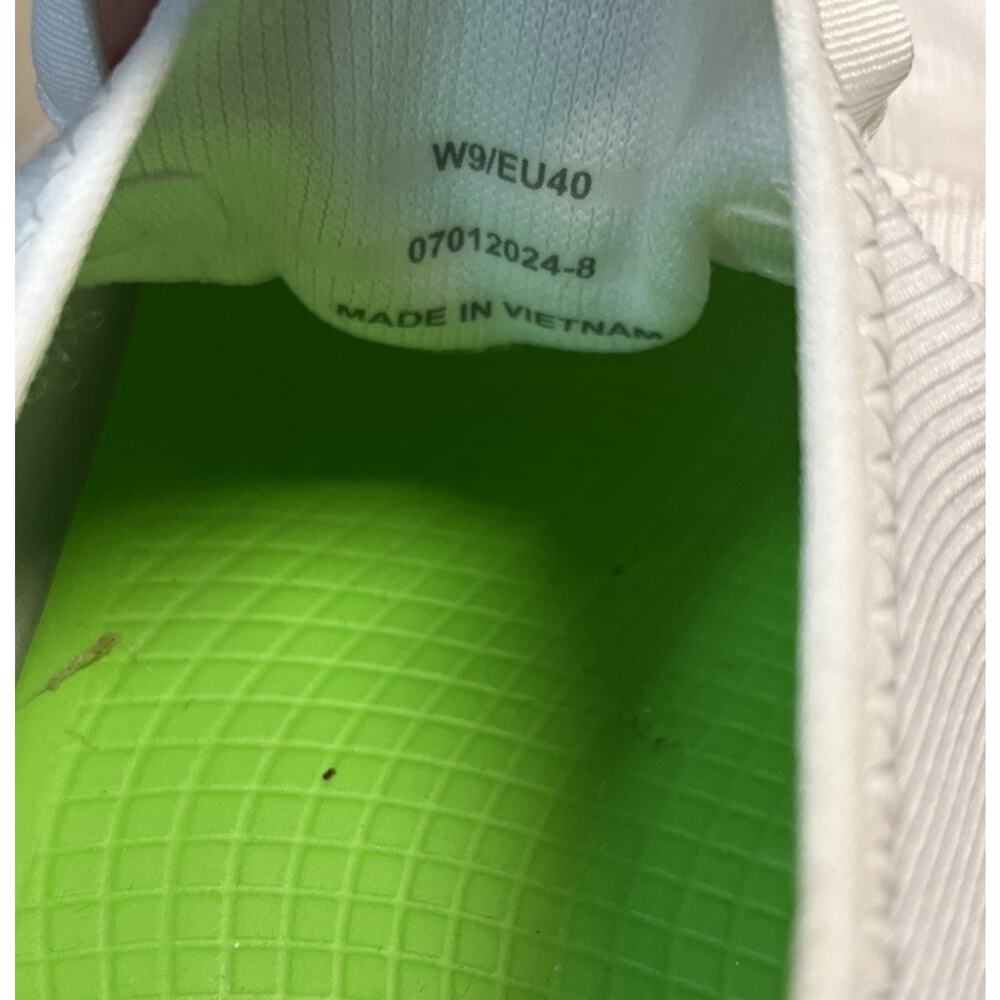 Oofos OOMG SPORT LS Women's Athletic Sneaker White US Size 9 EU40 - Picture 9 of 9